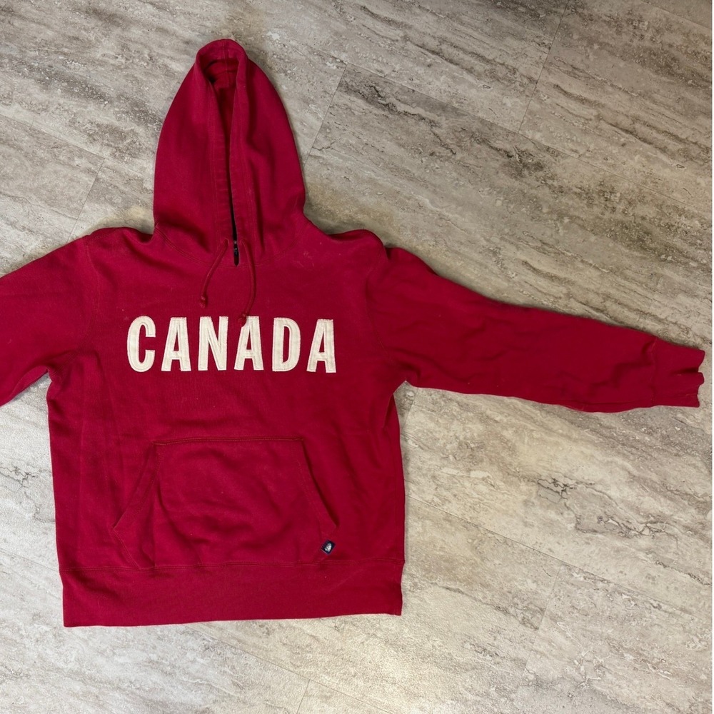 Roots Canada Hoodie Red‎ Pullover Sweatshirt Mens Small CANADA Applique Logo